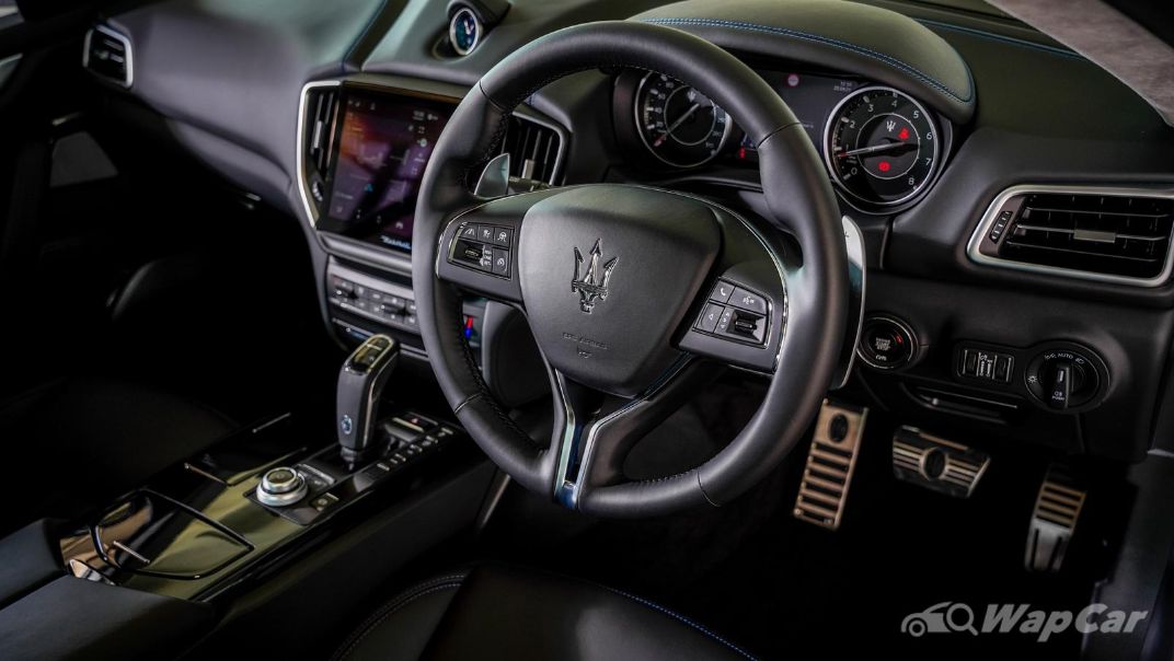 2022 Maserati Ghibli Interior 001