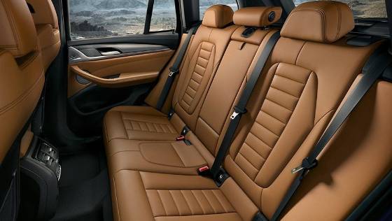 BMW X3 (2019) Interior 013