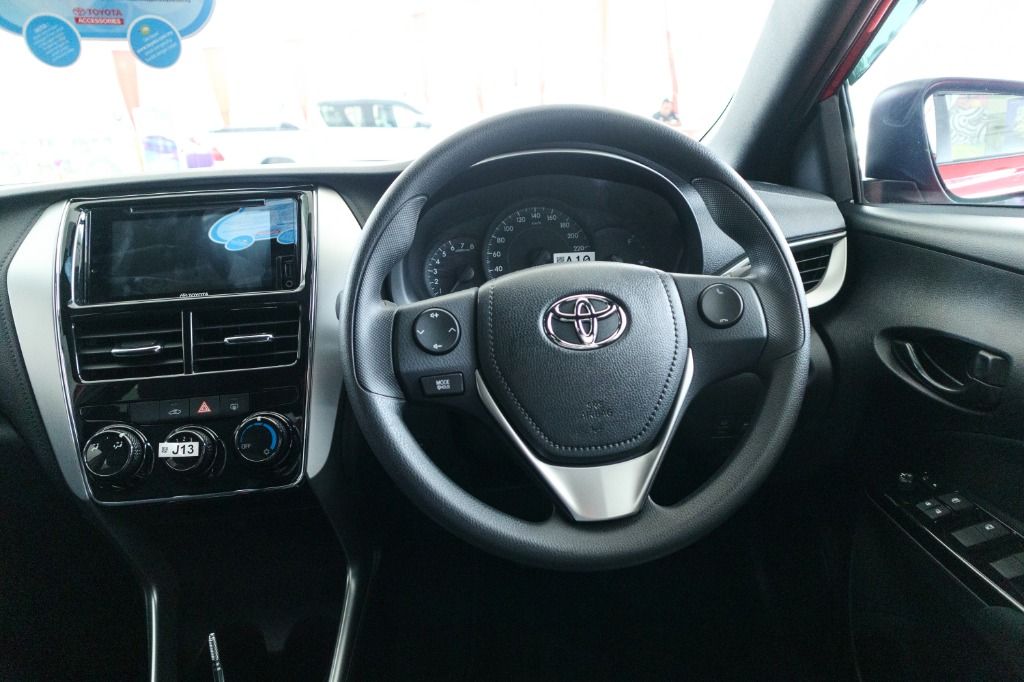 2019 Toyota Yaris 1.5E Interior 004