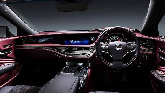Lexus LS (2018) Interior 001