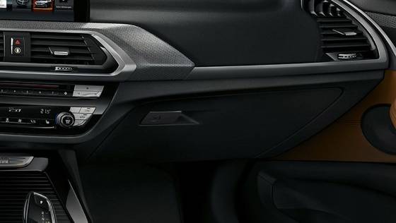 BMW X3 (2019) Interior 007