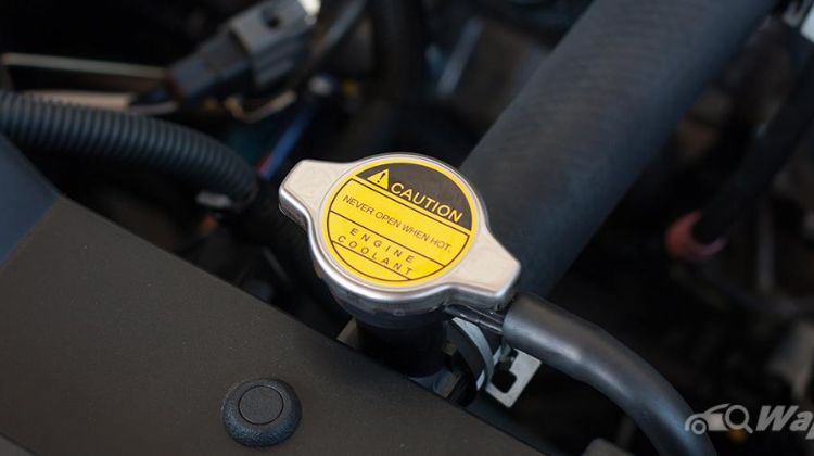 Here’s why you shouldn’t open the radiator cap of an overheating car