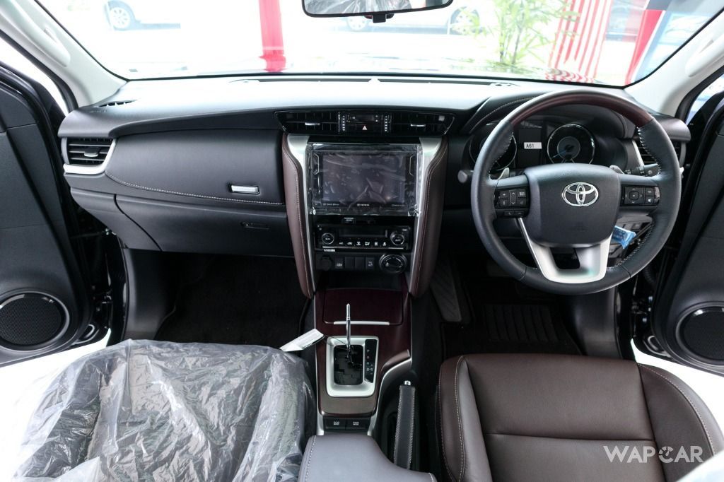 2018 Toyota Fortuner 2.7 SRZ AT 4x4 Interior 001