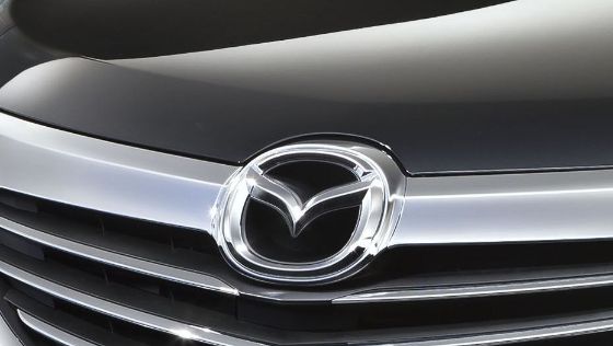 Mazda Biante (2017) Exterior 005