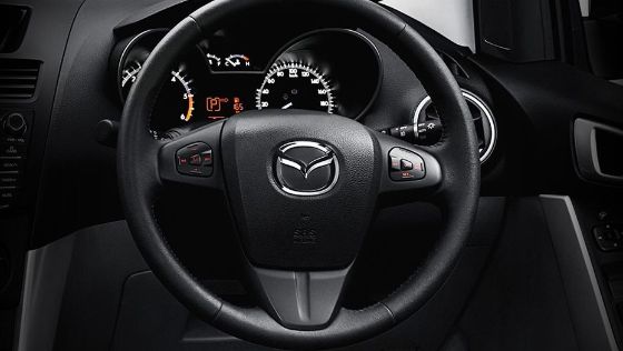 Mazda BT-50 (2018) Interior 002