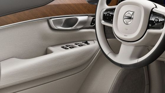 Volvo XC90 (2018) Interior 005