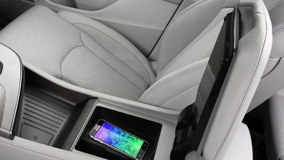 Audi Q7 (2019) Interior 009