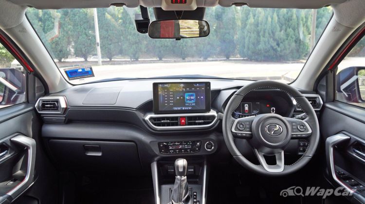 Sekilas pandang interior Perodua Myvi 2022 baharu – infotainmen Ativa, stereng baru, aksen merah