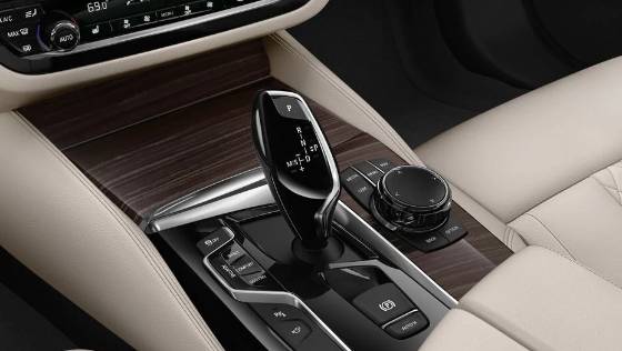 BMW 5 Series (2019) Interior 005