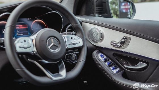 2020 Mercedes-Benz GLC 300 4MATIC Coupé Interior 002