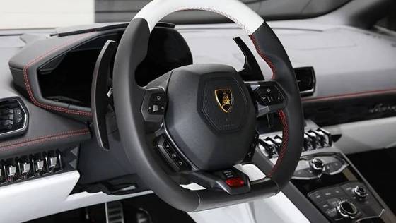 Lamborghini Huracán (2017) Interior 004