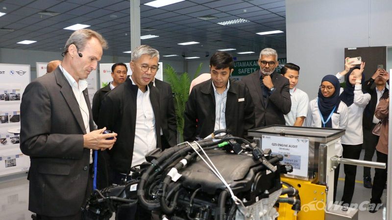 Tengku Zafrul visits Inokom plant, says Malaysia can be hub for ASEAN, to support EVs - and water is still wet 02