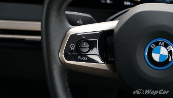 2021 BMW iX xDrive40 Sport Interior 008