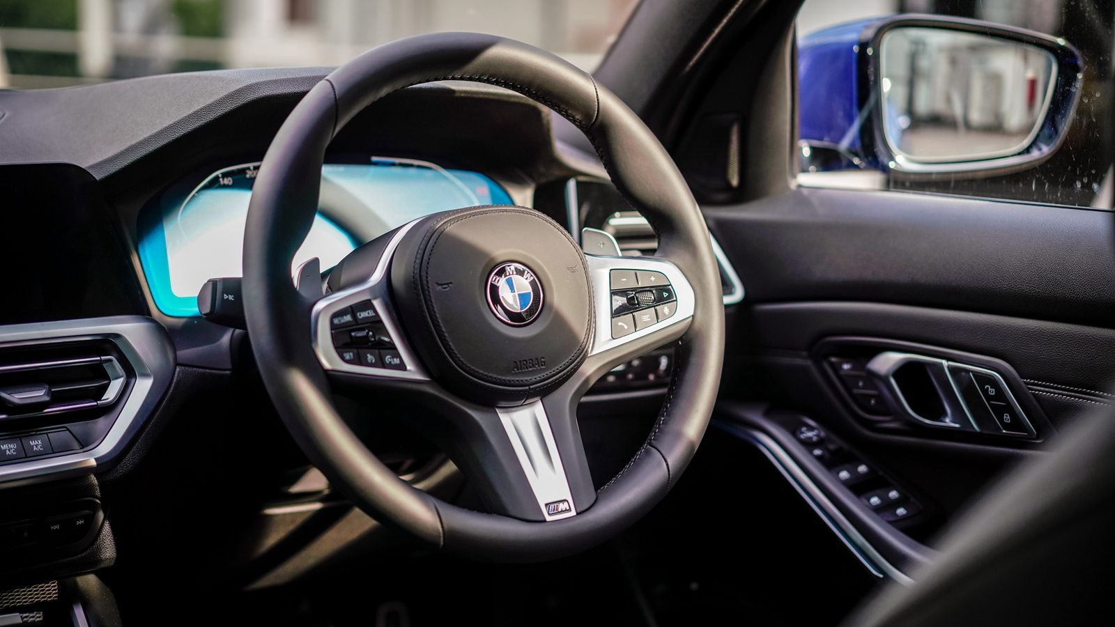 2020 BMW 3 Series 330e M Sport Interior 004