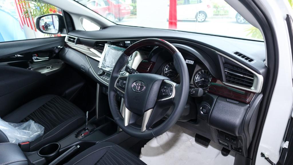 2018 Toyota Innova 2.0G (A) Interior 002