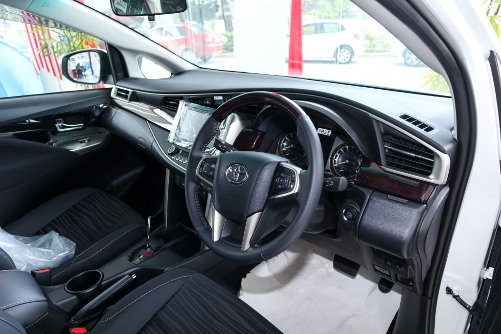 2018 Toyota Innova 2.0G (A) Interior 002
