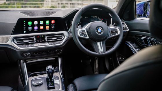 2020 BMW 3 Series 330e M Sport Interior 003