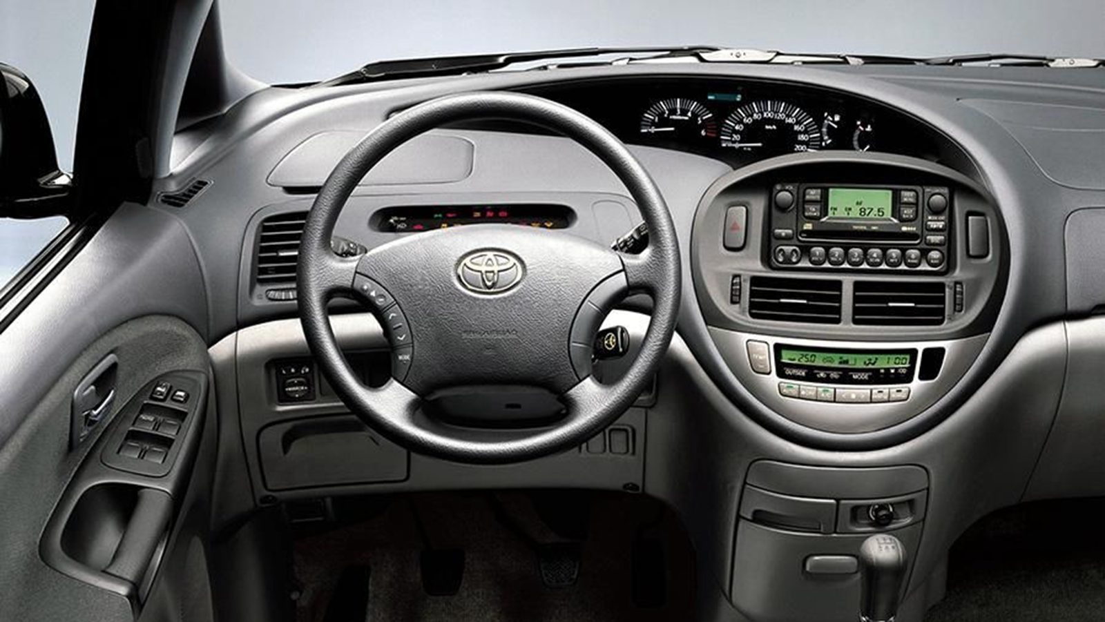 2019 Toyota Estima 2.4L Aeras Interior 001