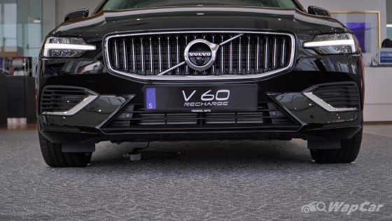 2022 Volvo V60 Recharge T8 Inscription Exterior 009