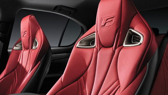 Lexus GS (2018) Interior 005