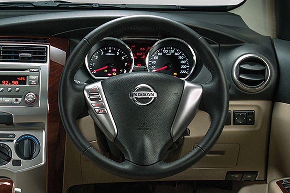 Nissan Grand Livina (2018) Interior 003