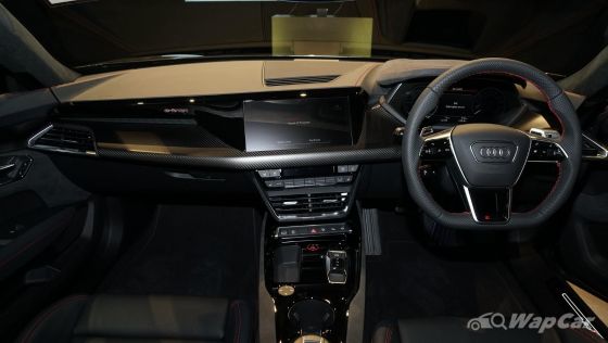 2023 Audi RS e-tron GT public Interior 001