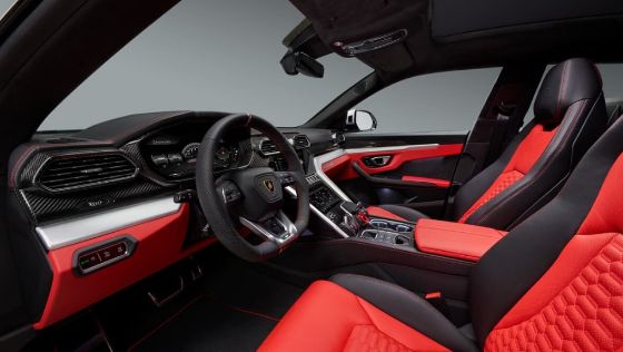 Lamborghini Urus (2018) Interior 001