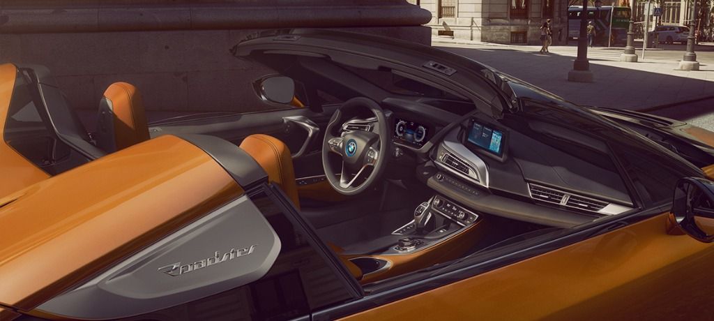 BMW i8 Roadster (2018) Interior 004