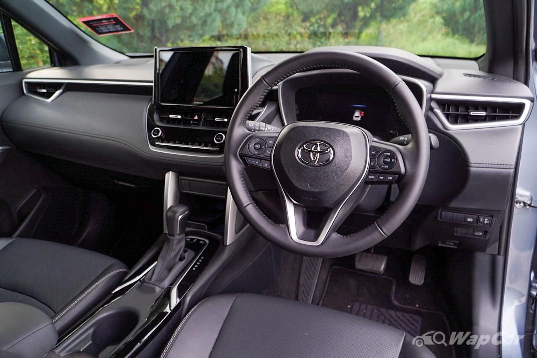 2021 Toyota Corolla Cross 1.8V Interior 004