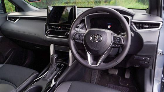 2021 Toyota Corolla Cross 1.8V Interior 004