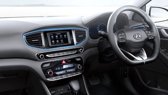 Hyundai Ioniq (2018) Interior 002