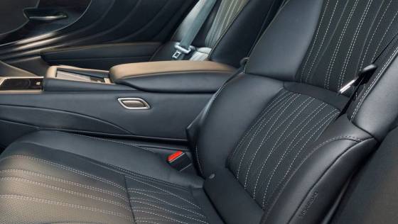 2020 Lexus LS Interior 002