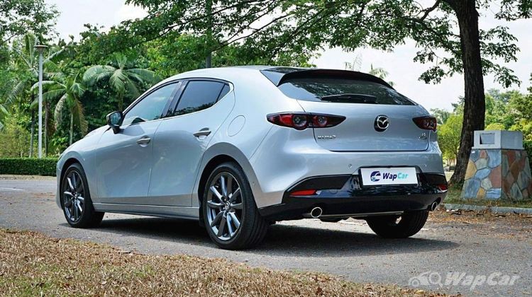 Pros and Cons: Mazda 3 – Premium inside out but are you willing to pay for it?