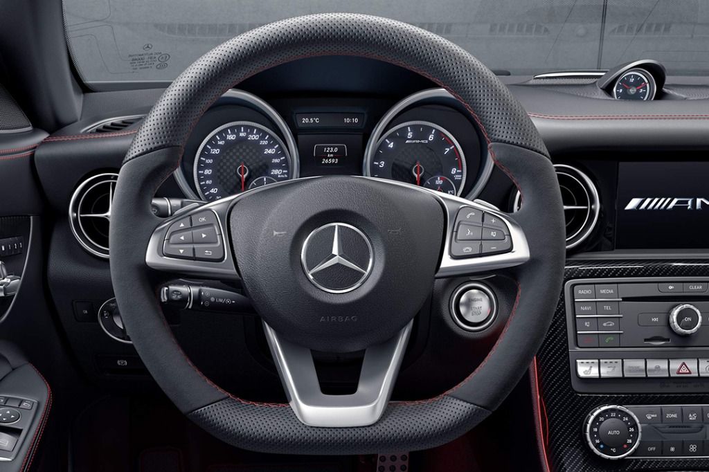 Mercedes-Benz SLC (2018) Interior 003
