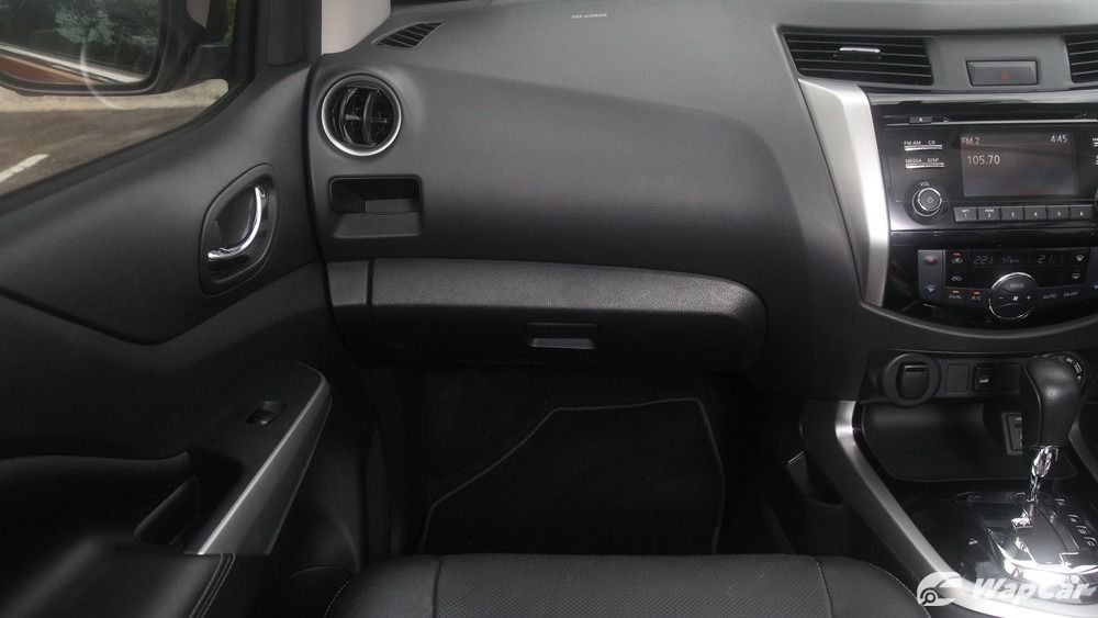 2018 Nissan Navara Double Cab 2.5L VL (A) Interior 003