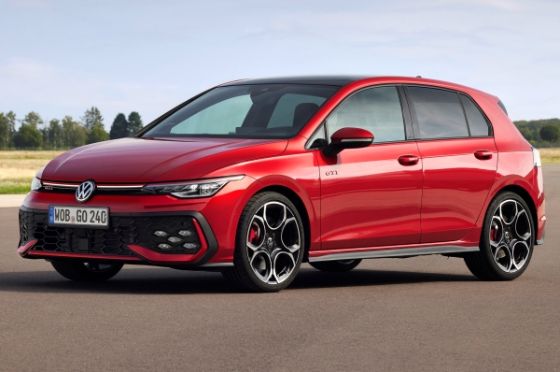 Facelifted 2024 VW Golf (Mk 8.5) debuts - Steering wheel buttons return, infotainment with Chat GPT, updated powertrains