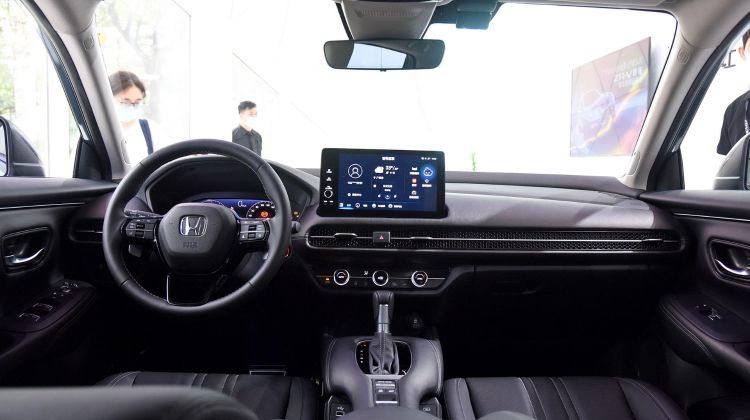 This is your first look at the Civic-based 2023 Honda ZR-V's interior