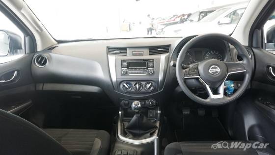 2021 Nissan Navara 2.5L Single Cab Manual Interior 001