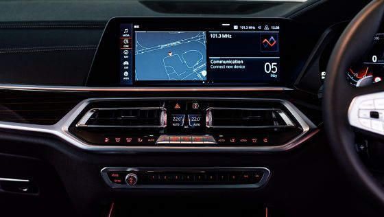 2021 BMW X7 xDrive40i Pure Excellence Interior 007