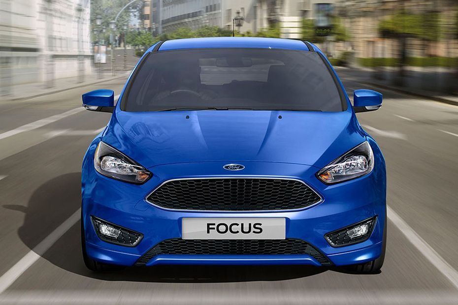 Ford Focus Sedan (2017) Exterior 001