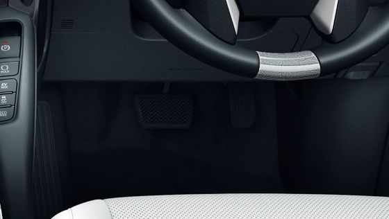 Toyota Alphard (2018) Interior 003
