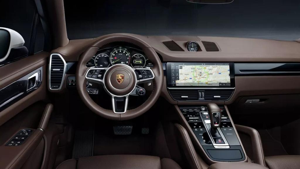 Porsche Cayenne (2019) Interior 002
