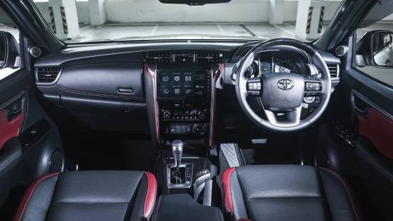 2021 Toyota Fortuner Interior 001