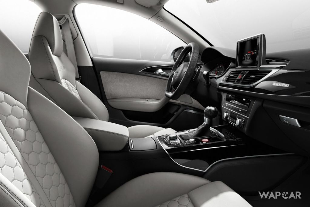 2020 Audi RS6 Avant Interior 005