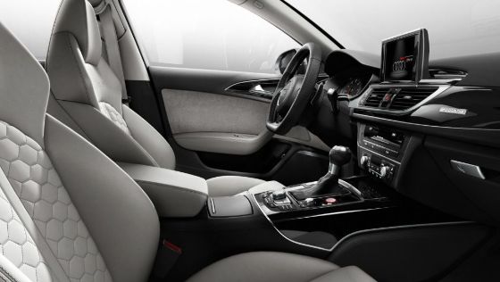 2020 Audi RS6 Avant Interior 005