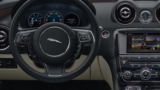 Jaguar XJ (2017) Interior 001