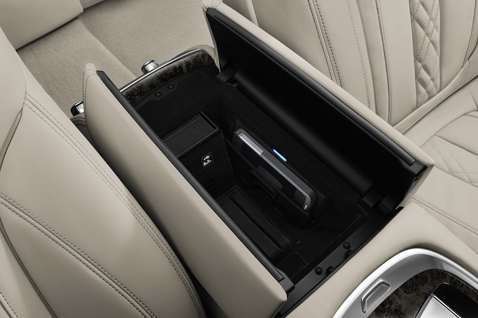 BMW 7 Series (2019) Interior 005