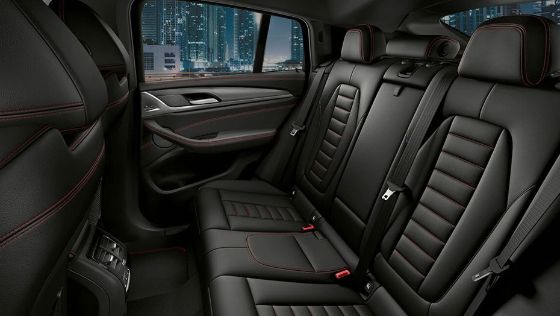 BMW X4 (2018) Interior 007
