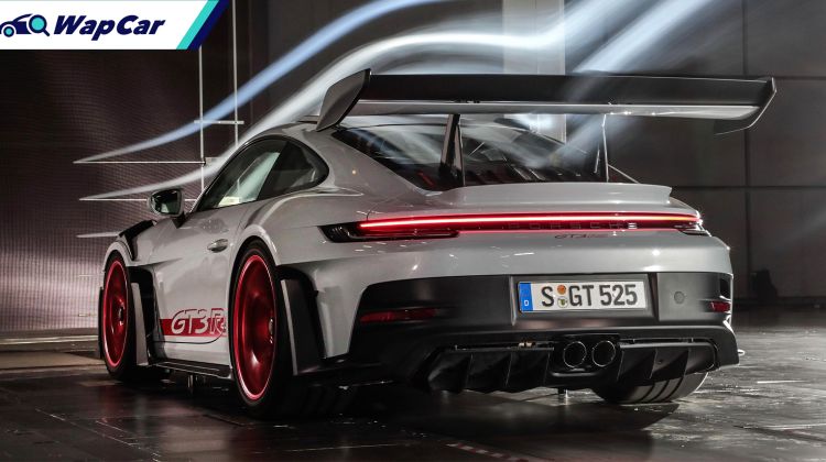 The 2023 (992) Porsche 911 GT3 RS has so much aero that it should be a wind god