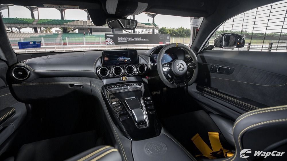 2019 Mercedes-Benz AMG GT R Interior 002